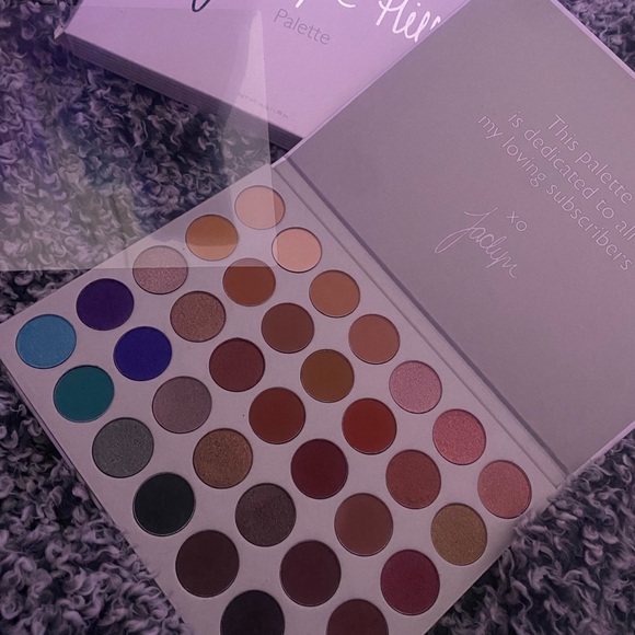 Morphe X Jaclyn Hill eyeshadow Palettes - Picture 4 of 11